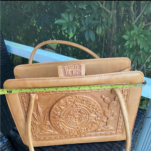 Vintage Mexican Tooled Leather Accordion Handbag - Picture 1 of 8